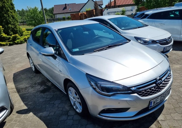 Opel Astra cena 42000 przebieg: 172000, rok produkcji 2018 z Dzierżoniów małe 67
